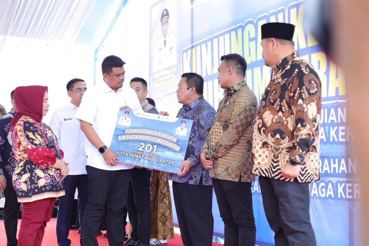 Sebanyak 500 Pekerja Rentan di Madina Terima BPJS Ketenagakerjaan dari Pemprovsu